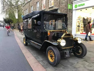 Electric Classic Car with Right Hand Drive and Public Road Licence Plate
